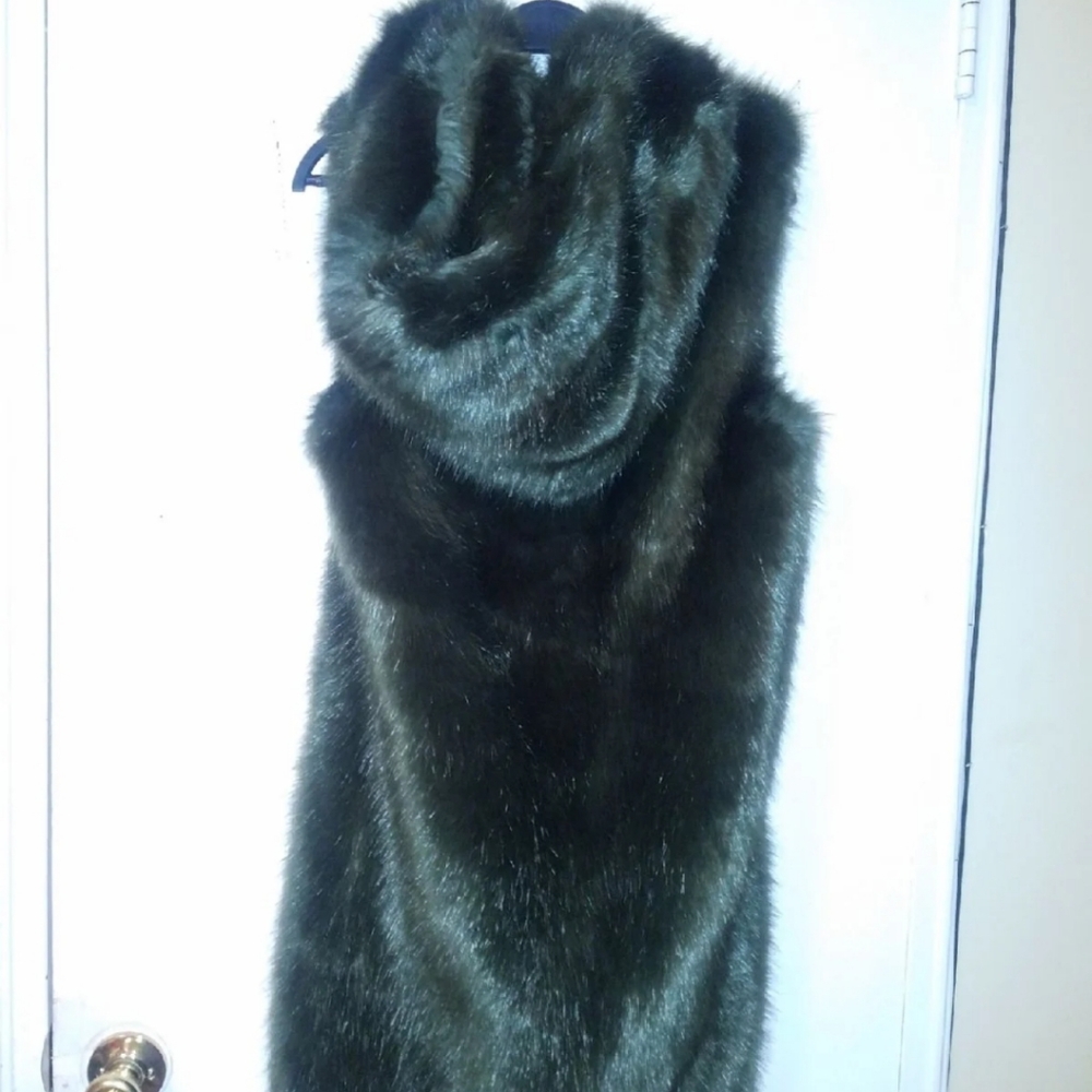 Vest - Picture 2 of 2